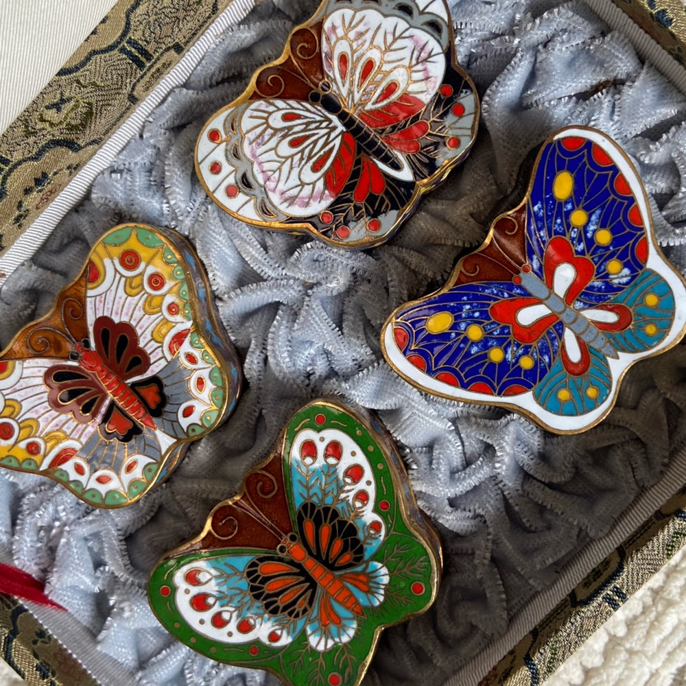 Vintage Chinese Cloisonné Enamel Gold Butterfly Trinket Boxes Set of 4 - Picture 2 of 15